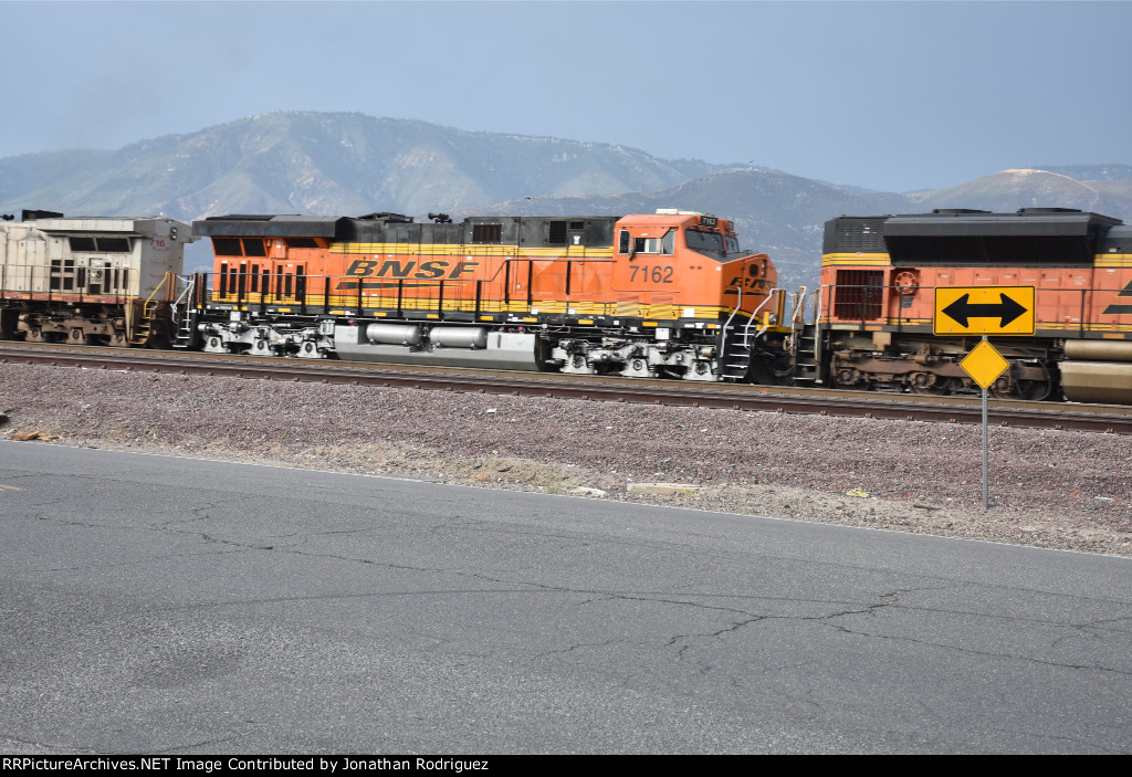 BNSF 7162